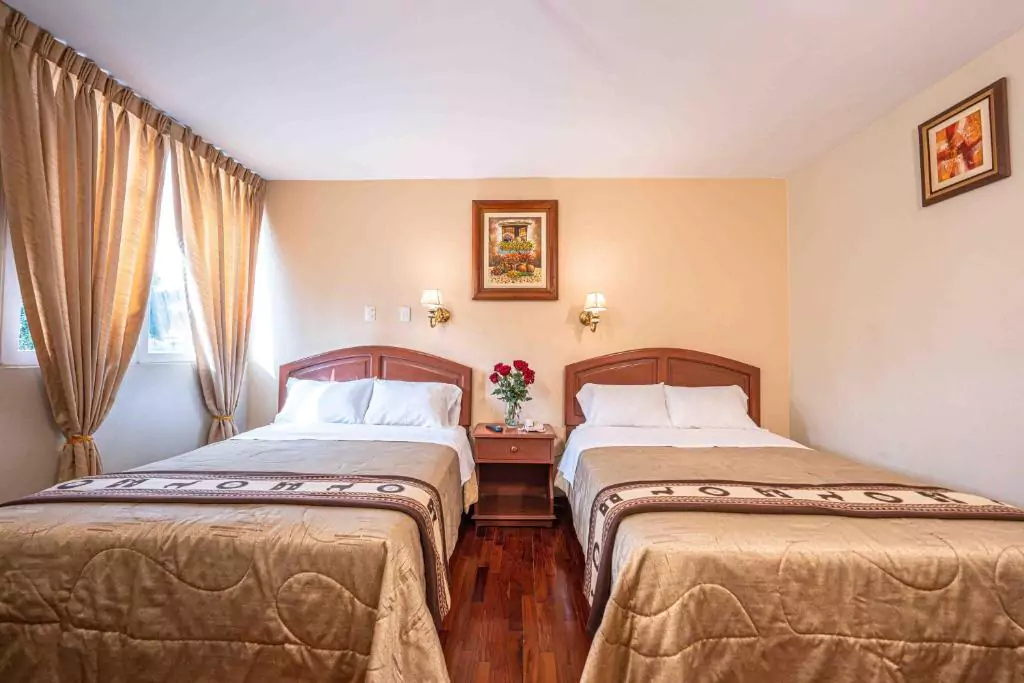 hotel-manhattan-double-room-two-beds-2